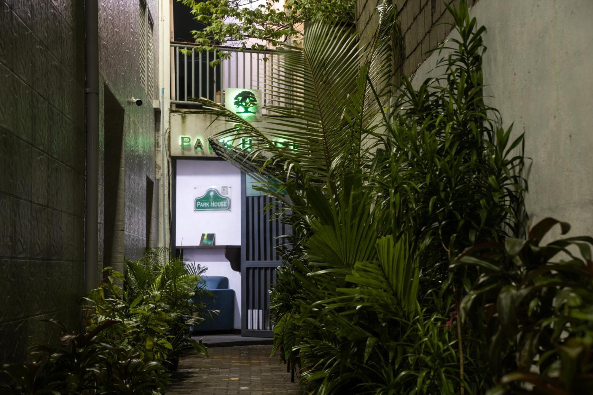 The Park House Hotel Male Exterior photo